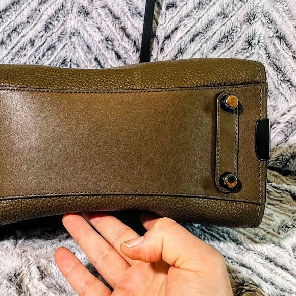 EUC - COACH FATIGUE/DARK GUNMETAL SWAGGER 27 (12117) - Picture 9 of 14